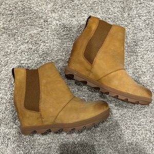Sorel Joan of Arctic Wedge ll Chelsea Boots Waterproof Leather Camel Brown Tan 9
